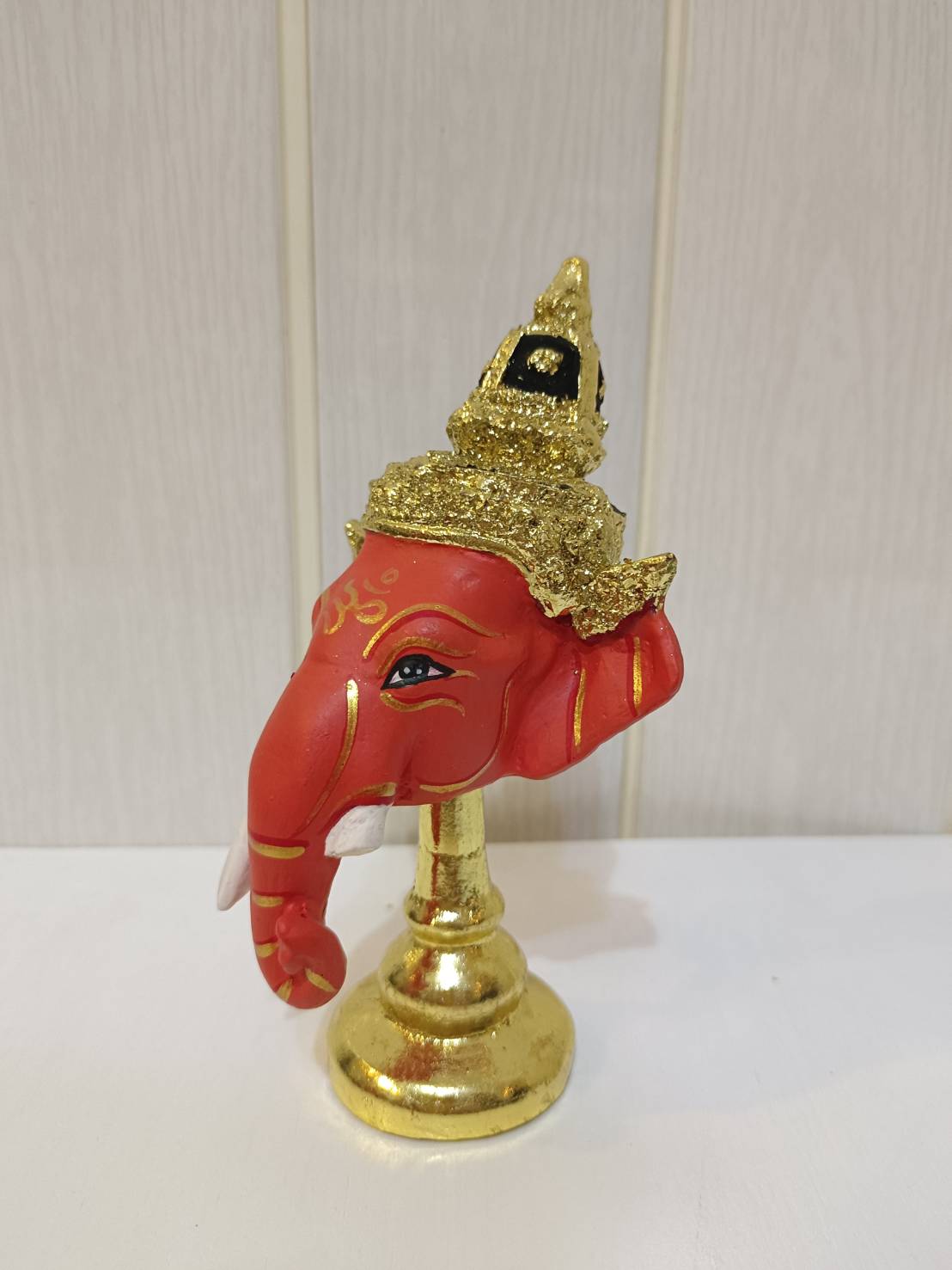 พระพิฆเนศ ขนาดจิ๋ว ขนาดตั้งหน้ารถ พร้อมฐานปิดทอง (สีส้ม)