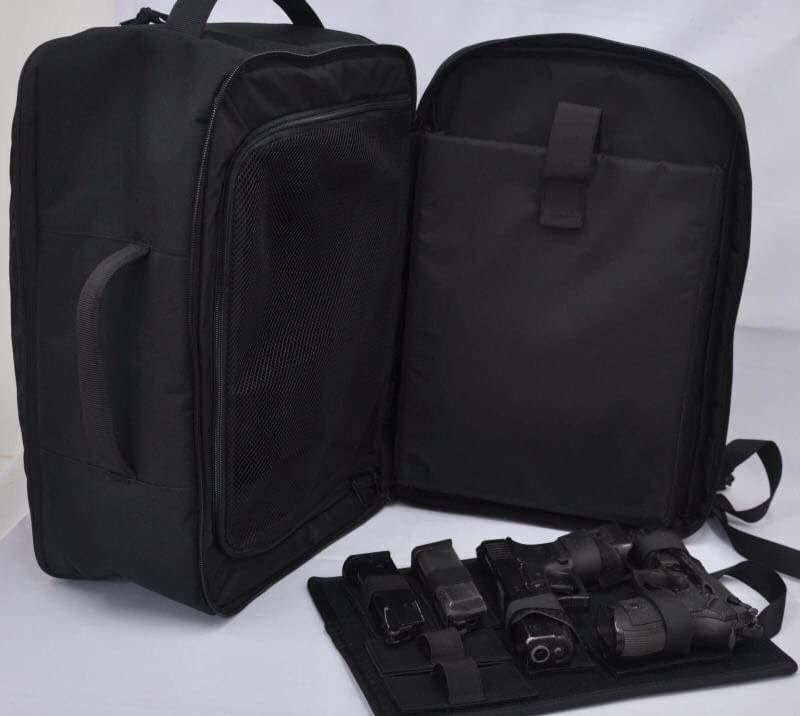 กระเป๋าเป้ ยี่ห้อSotac รุ่น Jumbo Range คุณสมบัติ : วัสดุทำจาก ผ้า900D กระเป๋าสำหรับลงสนามซ้อมยิงปืน โดดเด่นด้วยช่องเก็บของมากมาย มีช่องสำหรับเก็บปืนสั้นได้2กระบอก ตัวกระเป๋ามีการบุฟองน้ำกันกระแทรกในดีเยี่ยม มี6สีให้เลือก สีดำ สีเทา สีมัลติแคมดำ Red Thund