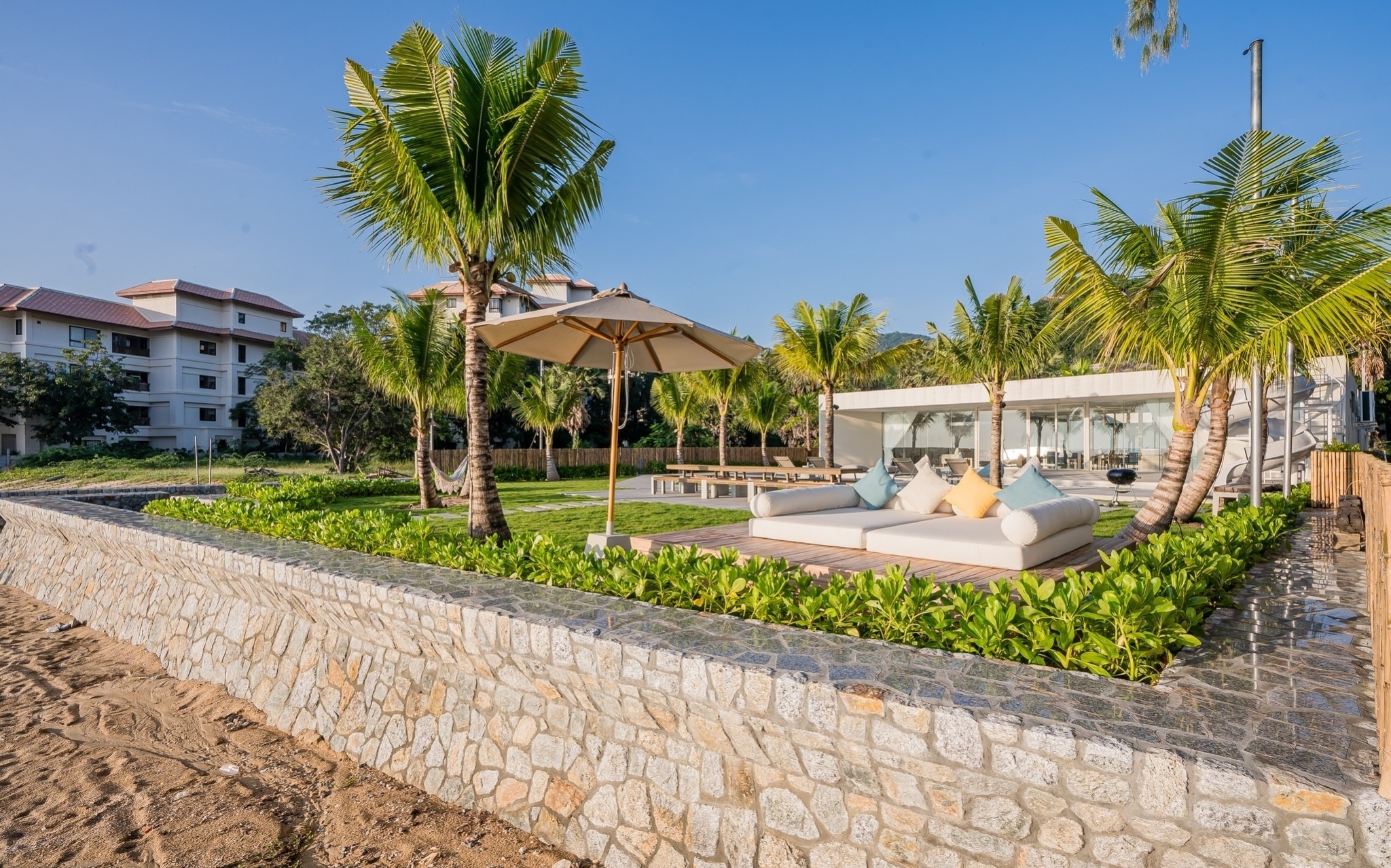 HR15083 บ้านพักติดทะเลหัวหิน The Rest Beachfront Hua Hin Pool Villa