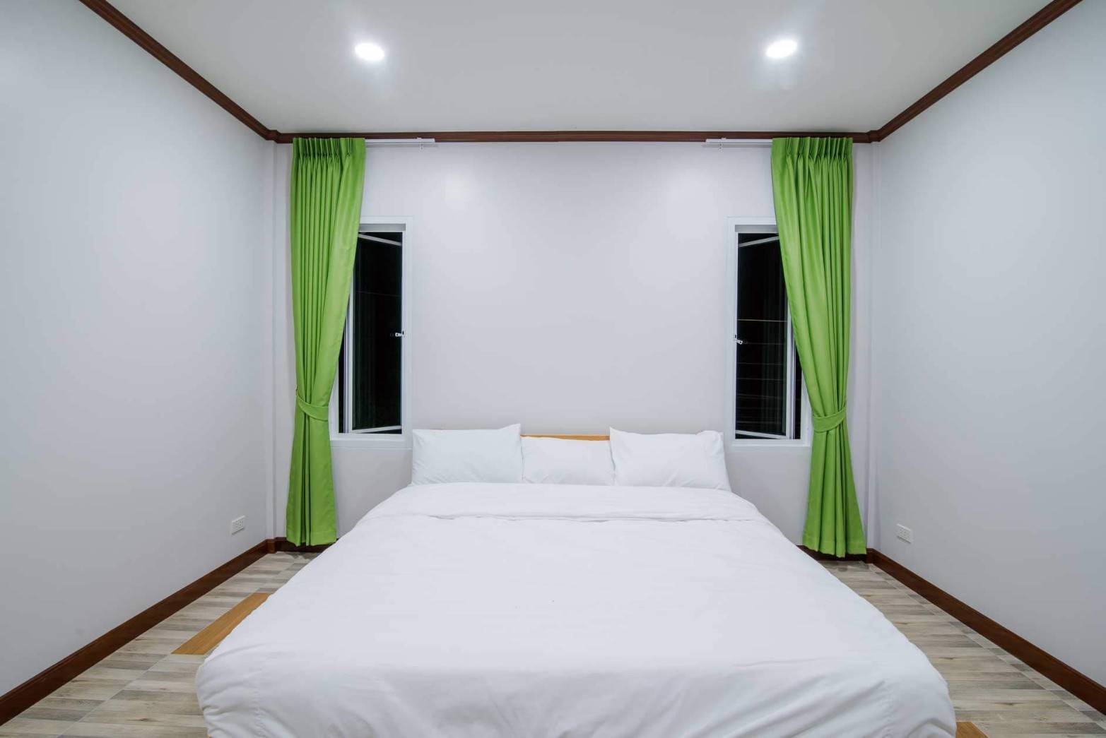 HR 5006 บ้านพักหัวหิน บ้านภูนภา คาราโอเกะ ไฟเธค โต๊ะพูล