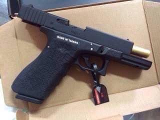 New.สินค้ามาใหม่ ปืนสั้น SAA GLOCK17 สไลท์ดำ ท่อทอง กริปมือโลโก้ GLOCK ราคาพิเศษ