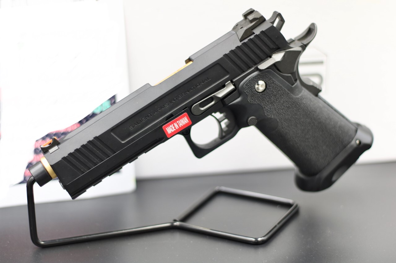ราคา 6,500 บาท + New Arrival + มาใหม่ EMG / Salient Arms International™ RED Hi-Capa Training Weapon ผู้ผลิต: EMG / ได้รับอนุญาตจาก Salient Arms International ความเร็วลูก FPS: 320-350 รายละเอียด: -ขนาด: 220 มม. x 160 มม -แมกกาซีน: 30 + 1จะมีประสิทธิภาพมากท