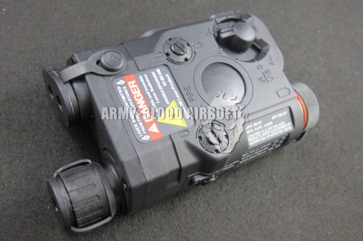 AN/PEQ-15 Laser Aiming Device With Flashlight (BK)