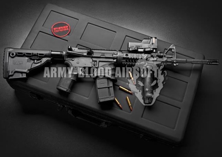 Fab Defense GL-MAG M4 'Survival' Buttstock with 'Built-in' Mag Carrier (BK)