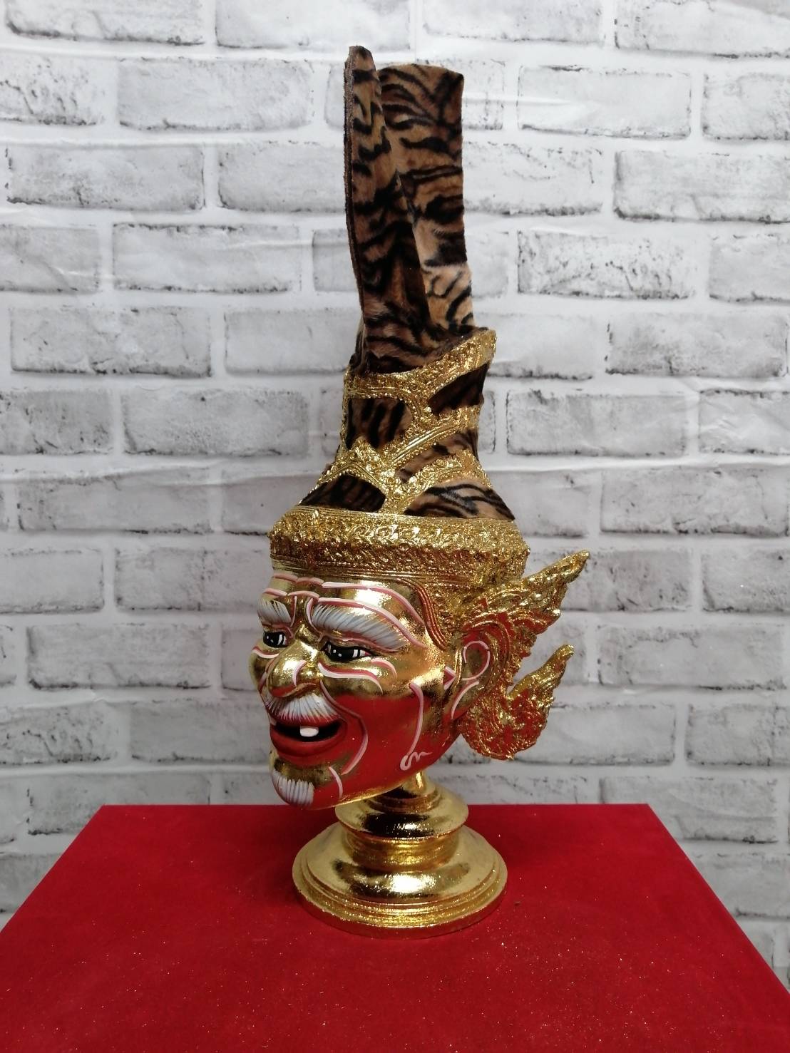 เศียรครู พ่อแก่ บรมครู ขนาดผลส้มโอ พร้อมฐานปิดทอง