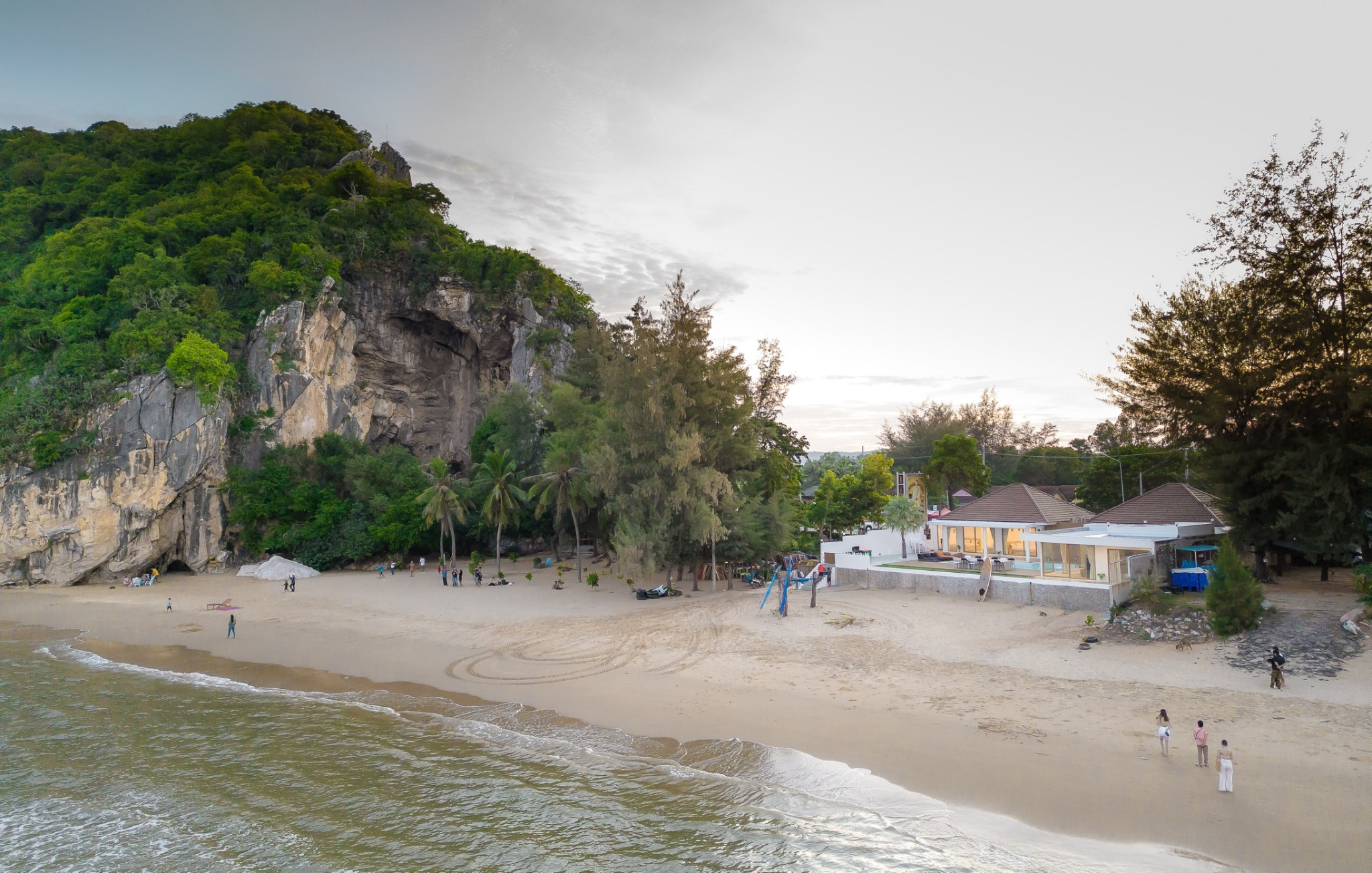 HR15057 บ้านพักติดทะเล The Rocca Beach Villa Pranburi