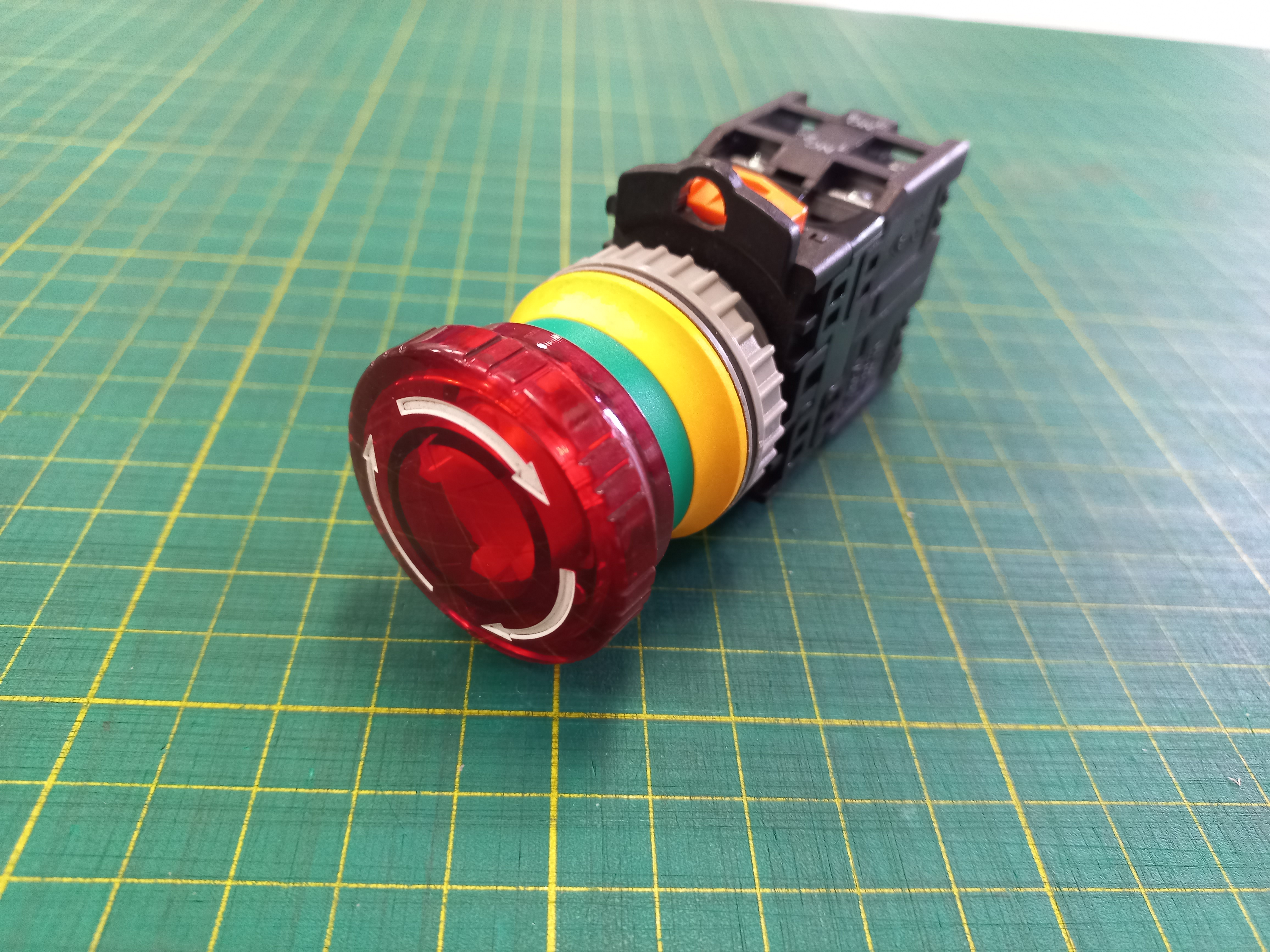 ปุ่มกดมีแลมป์ LED สีแดง Push Button Switch 1NO,1NC รู 30 mm ไฟ 24V AC/DC