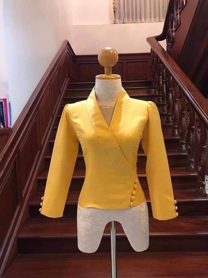 #เสื้อผ้าไทยพื้นเมืองสีเหลือง #เสื้อผ้าไหมลาวสีเหลือง#เสื้อผ้าฝ้ายสีเหลืองแขนสามส่วนแต่งกุ้นสีเหลืองเทปคู่ #เสื้อผ้ไหมอินเดียสีเหลือง เหลือง 40
