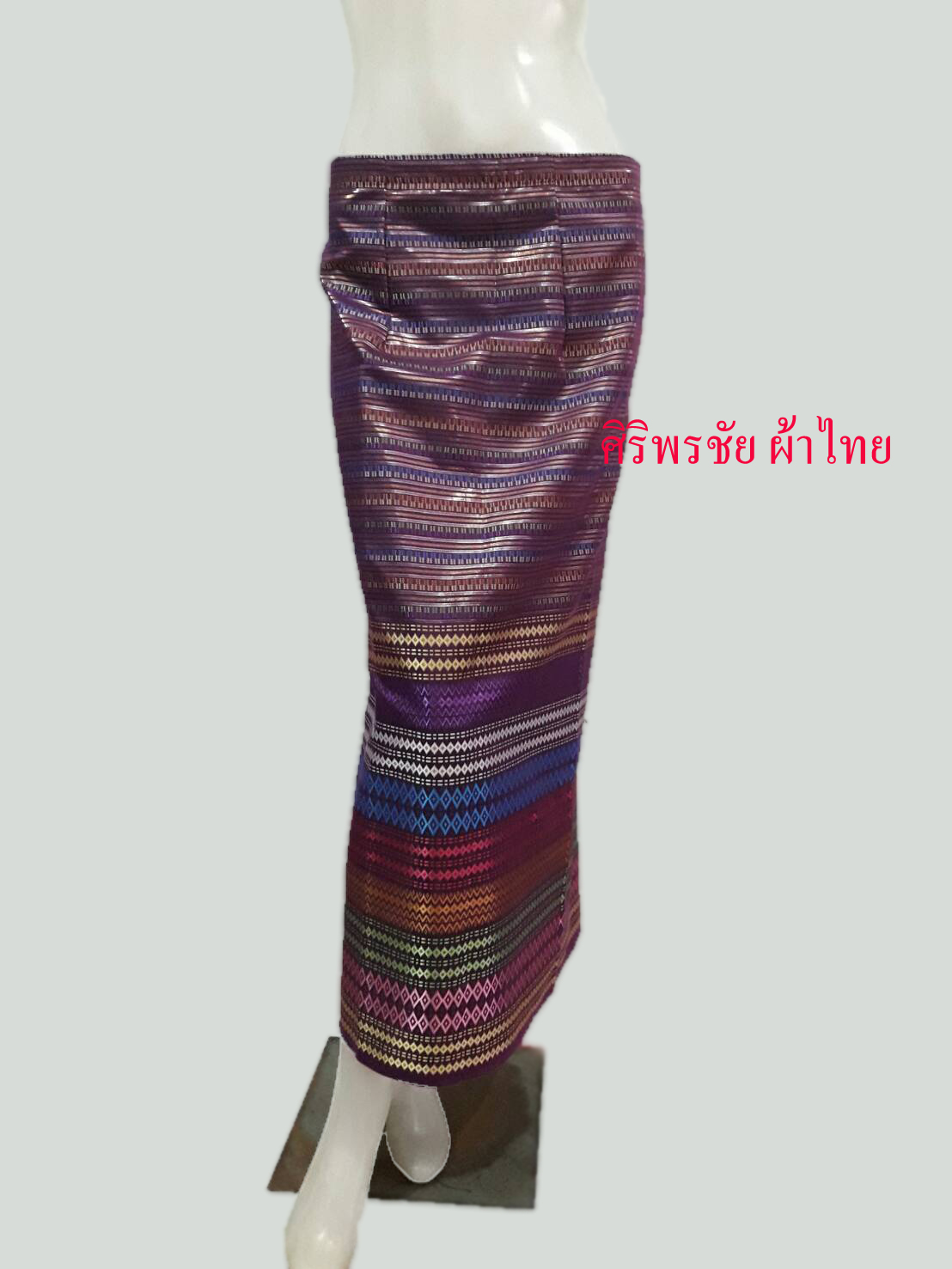 ผ้าถุงสำเร็จรูปแบบป้ายเลื่อนตะขอไทยล้านนา ผ้าถุงสำเร็จรูปยกดอกไทยล้านนา ผ้าฝ้ายมัดหมี่ตัดสำเร็จสอดดิ้นเงิน พร้อมส่ง