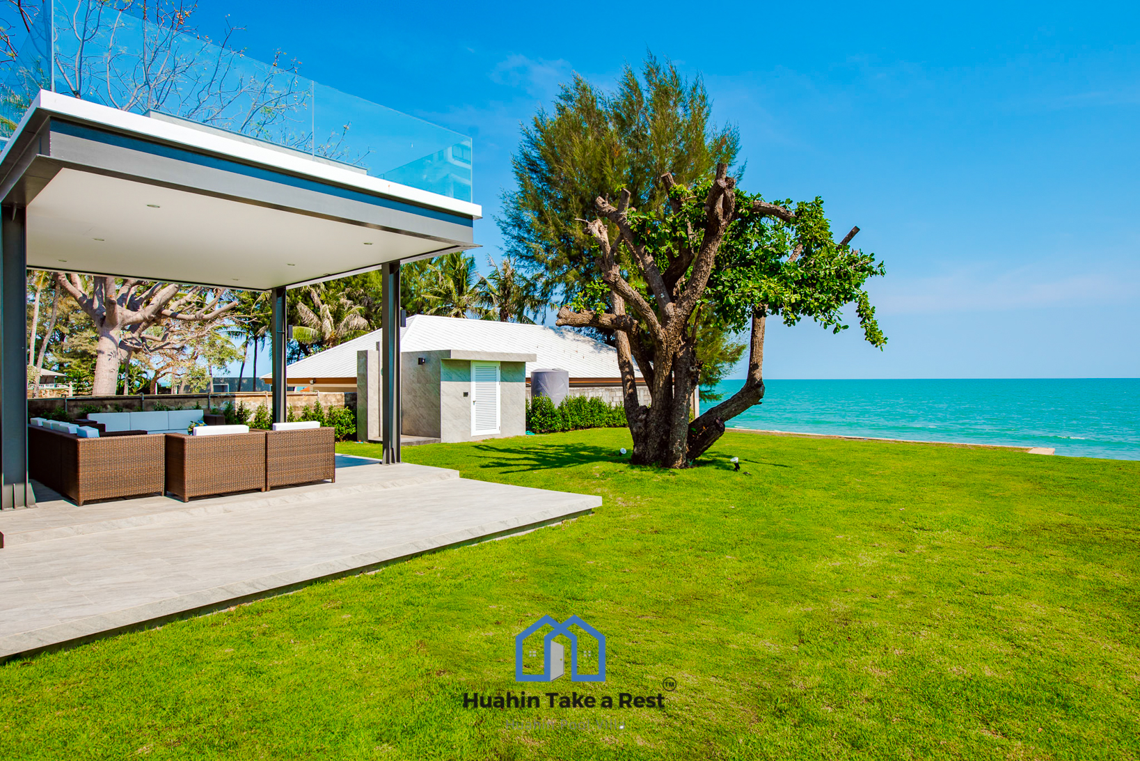 HR15039 บ้านพักติดทะเลหัวหิน The Premium Beach Villa Hua Hin