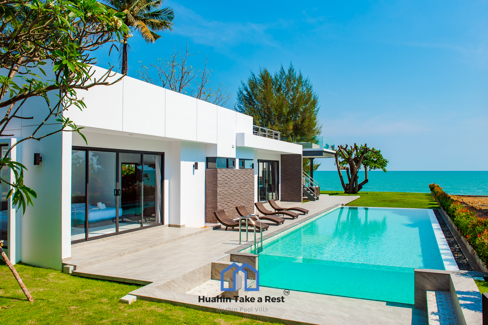HR15039 บ้านพักติดทะเลหัวหิน The Premium Beach Villa Hua Hin