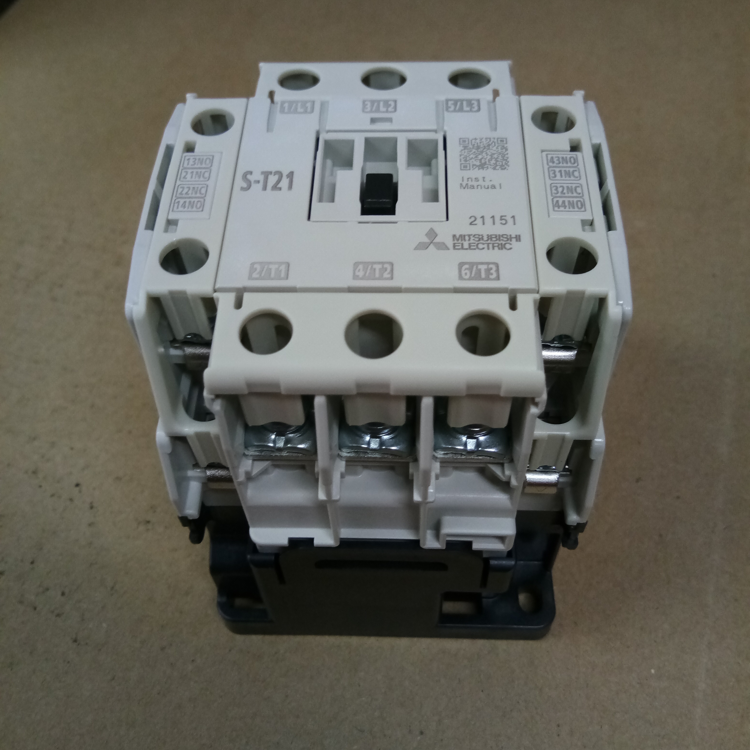 MITSUBISHI แมกเนติก คอนแทคเตอร์ MS-T/N Series รุ่น S-T21 220V