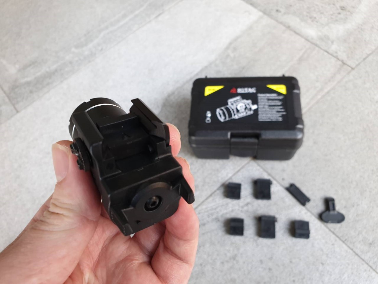 🌟🌟 สินค้าเข้ามาใหม่คะ 🌠 ไฟฉาย SOTAC รุ่น TLR-3 ✏ ตัวเรือนผลิตจาก Polymer ชั้นดี ✏ หัวไฟฉายผลิตจากอลูมิเนียมเกรดคุณภาพ ✏ หลอด LED ความสว่าง 200 lumens ✏ 2 functions : Constant / Momentary ✏ Runtime
