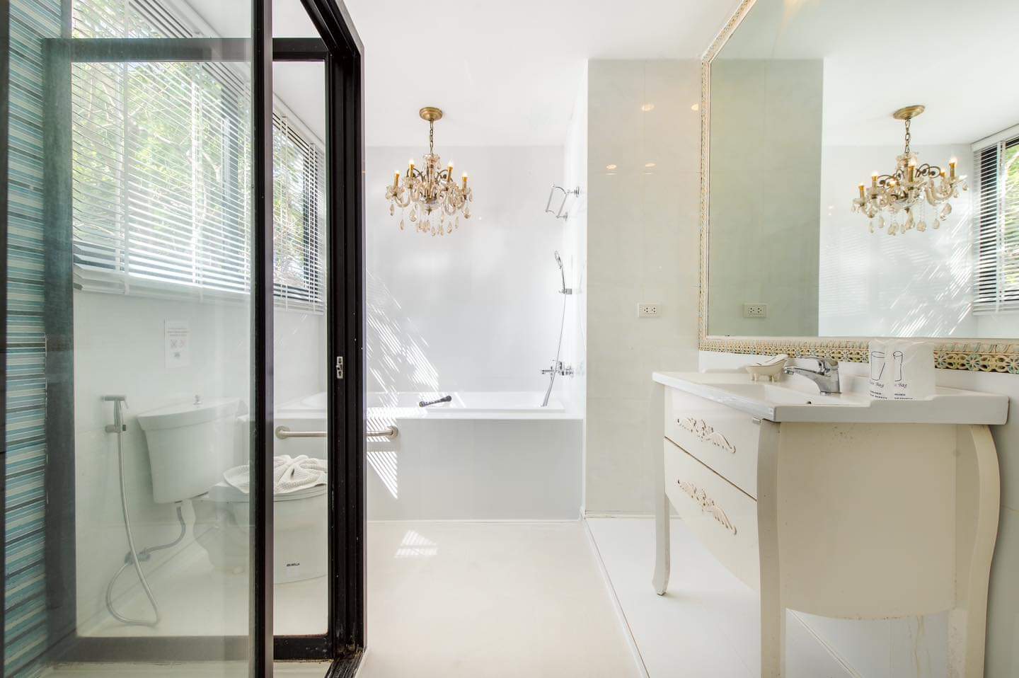 HR15008 บ้านพักติดทะเล โมเดิร์นบีช ปราณบุรี