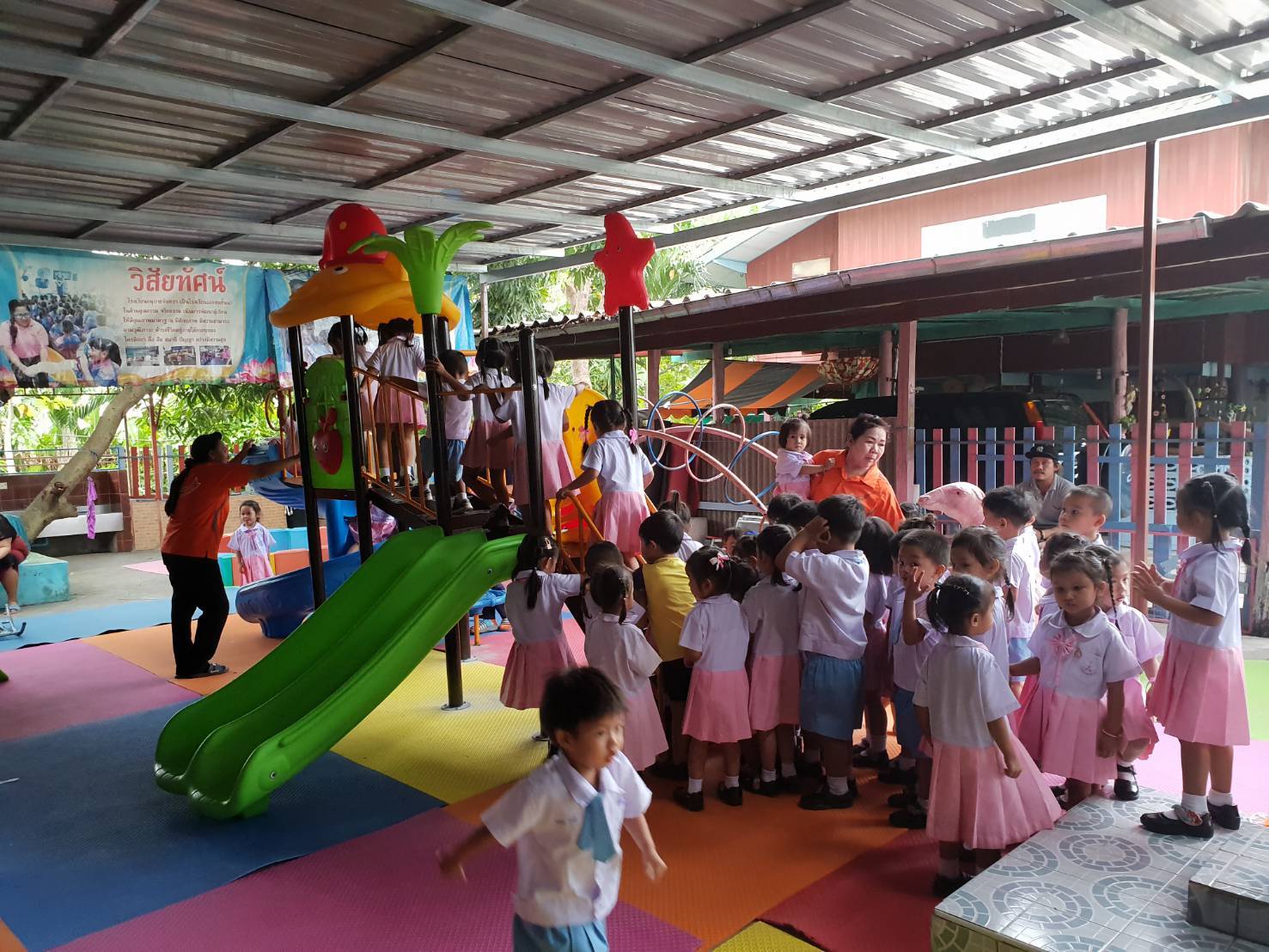 เครื่องเล่นสนาม ชุดหมวกน้อยแสนซน