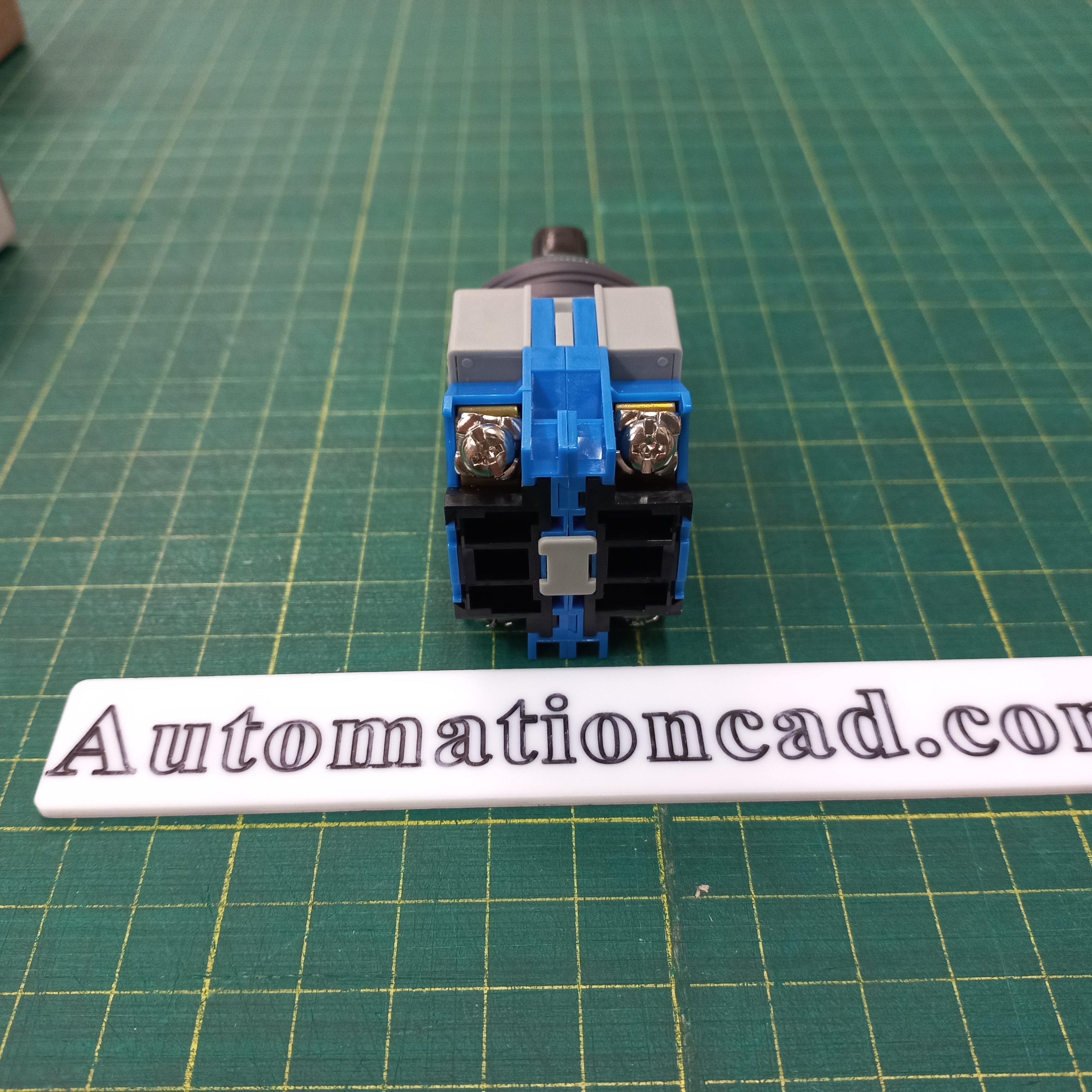 ซีเล็คเตอร์สวิตช์ IDEC 3จังหวะ 2NO บิดค้าง Selector switches IDEC รู 25 mm