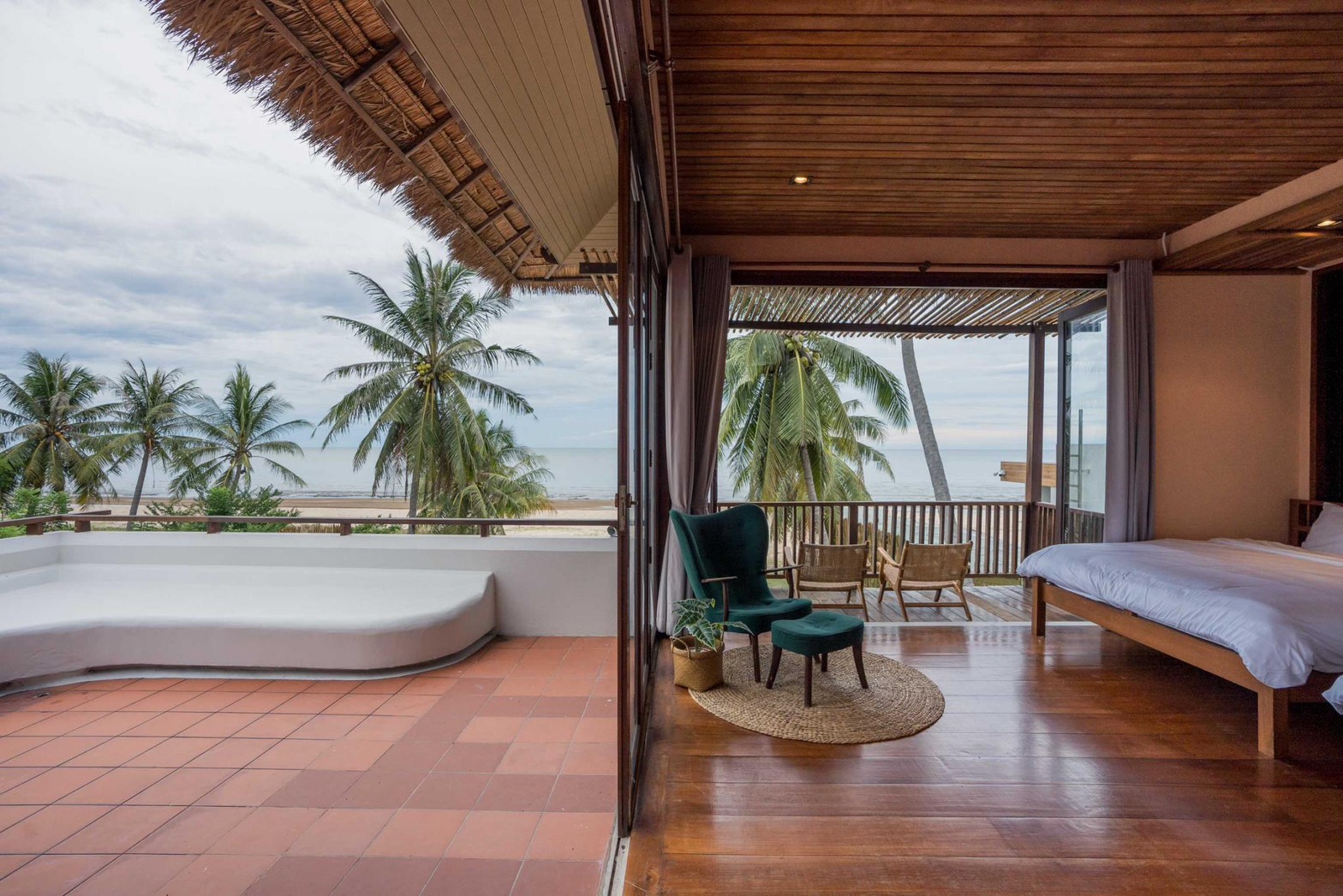 HR15061 บ้านพักติดทะเล The Pamila Beach Villa Kuiburi