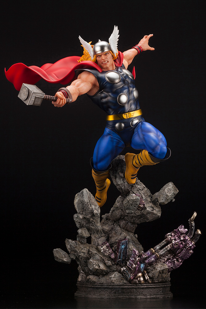เปิดจอง : THOR AVENGERS FINE ART STATUE