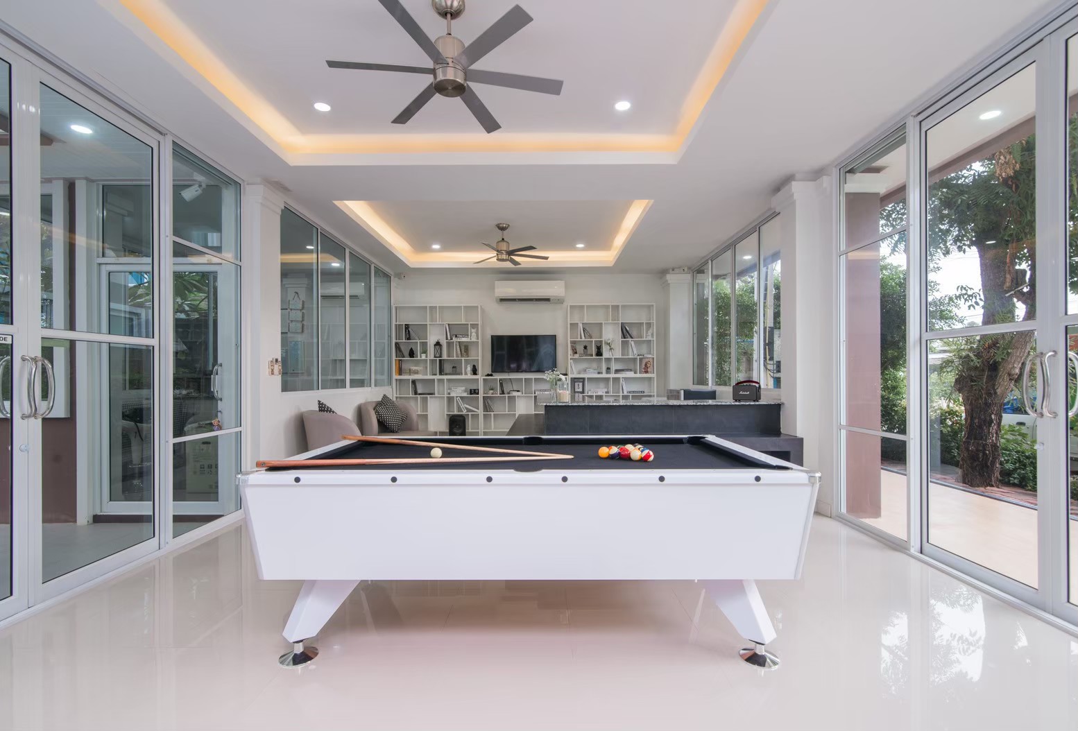 HR15045 บ้านพักติดทะเล The Moon Beach Villa