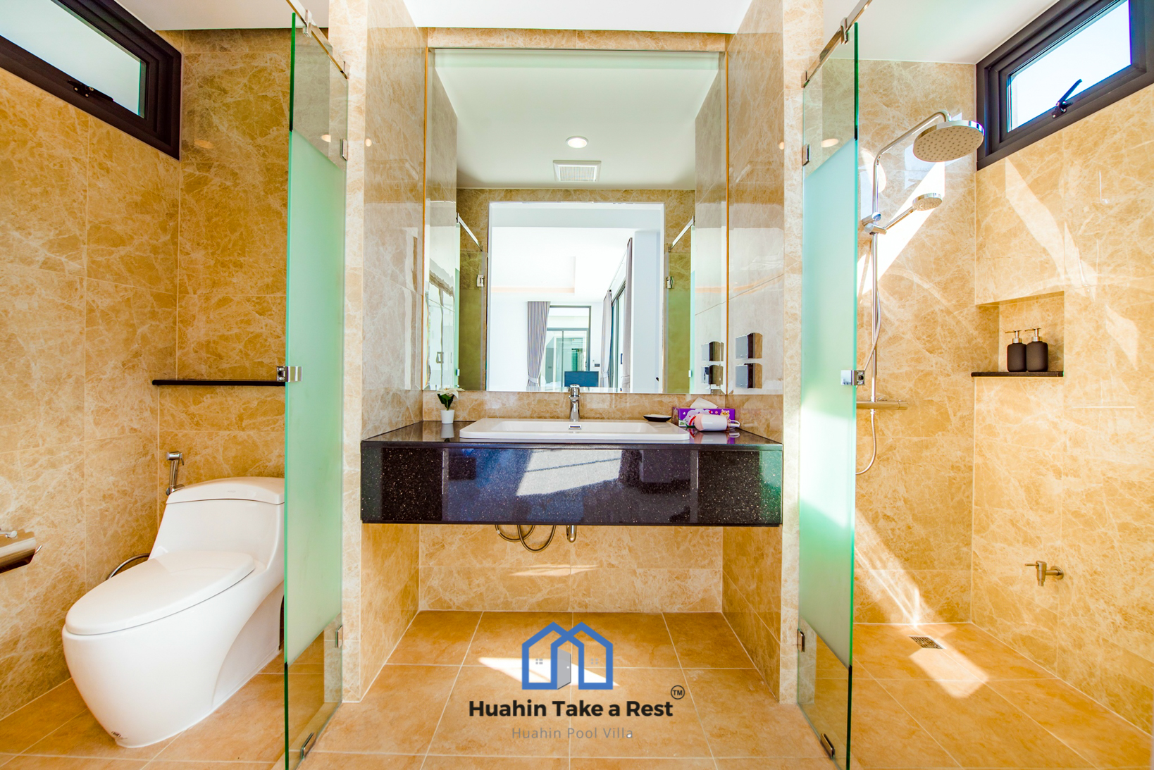 HR15039 บ้านพักติดทะเลหัวหิน The Premium Beach Villa Hua Hin