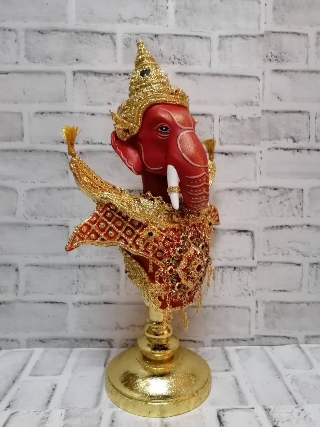 พระพิฆเนศ (สีแดง)