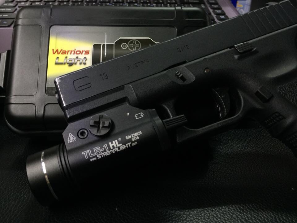 www.bkkboy.lnwshop.com New.ด่วนๆครับ สินค้ามาใหม่ครับ Streamlight TLR-1 Style Weapon Flashlight สีดำ / สีทราย Q5 LED:150LM/60Min Battery:2*CR123A ราคาพิเศษ