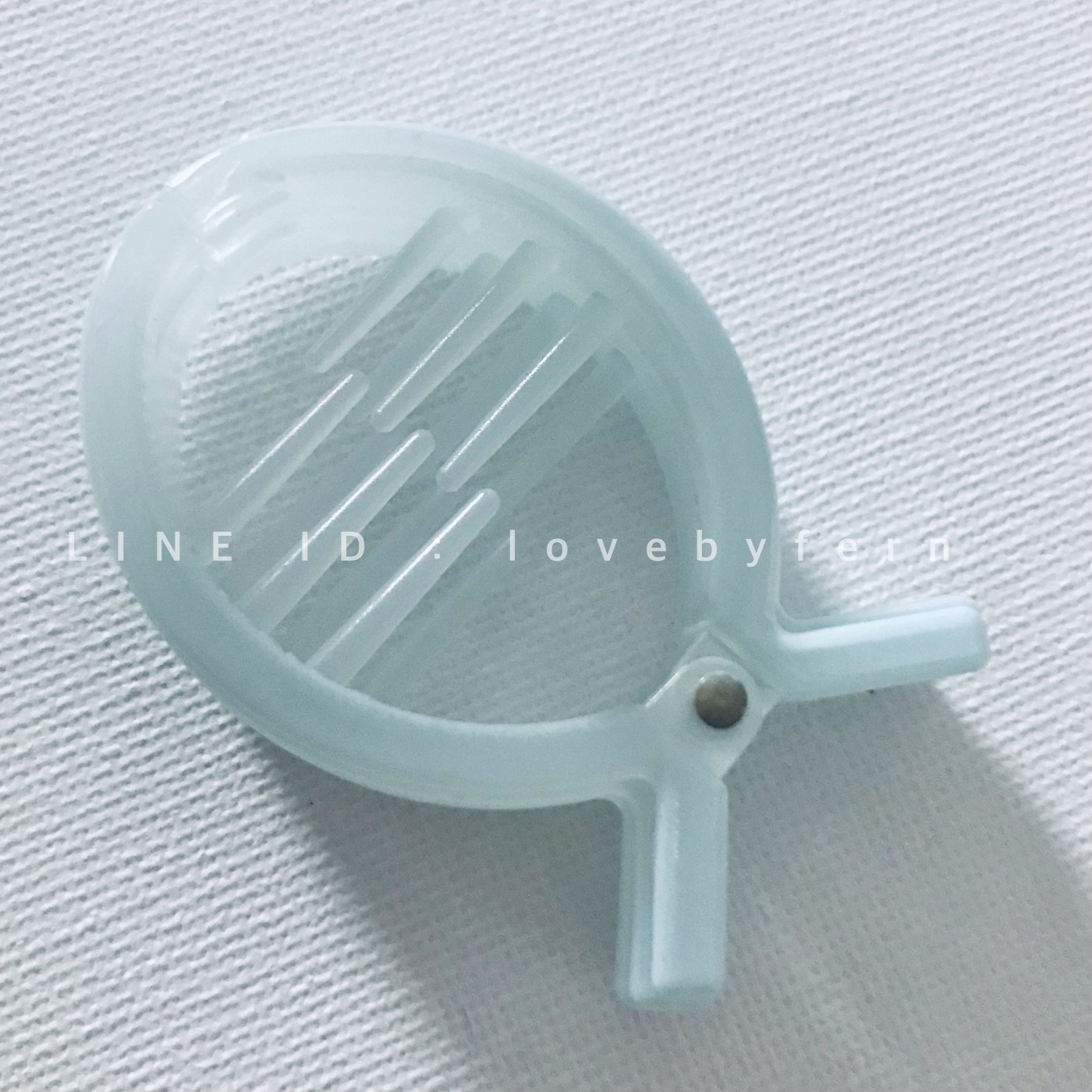 กิ๊บหนีบเกาหลีทรงกลม กิ๊บหนีบปลา สีเจลลี่มิ้นท์ สวยหวานๆ ขนาด 5 x 2.3 cm สำหรับรวบผมปกติ-หนามาก หนีบแน่น ไม่บาดผม #MadeinKorea #กิ๊บเกาหลี #lovebyfern