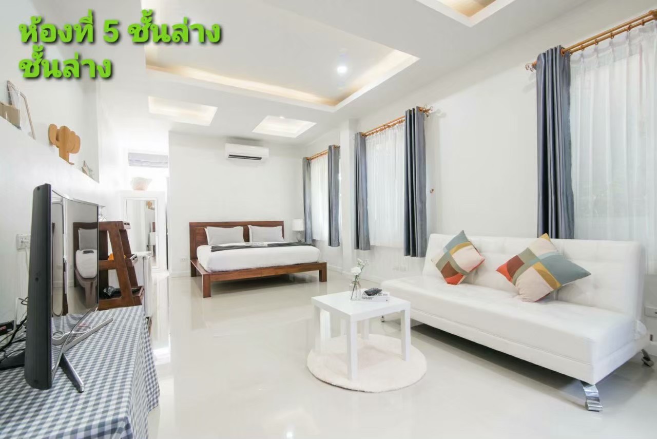 HR15045 บ้านพักติดทะเล The Moon Beach Villa