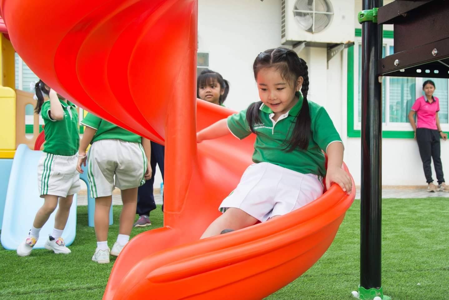 เครื่องเล่นสนาม ชุดปราสาทรวมหรรษา