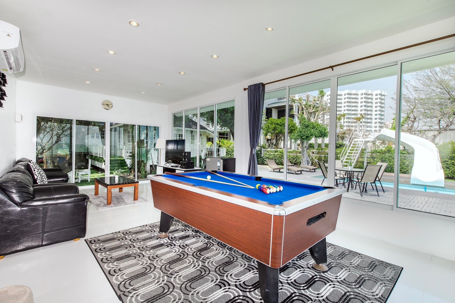 HR15028 บ้านพักหัวหิน บ้านเดอะคลาส บีช วิลล่า