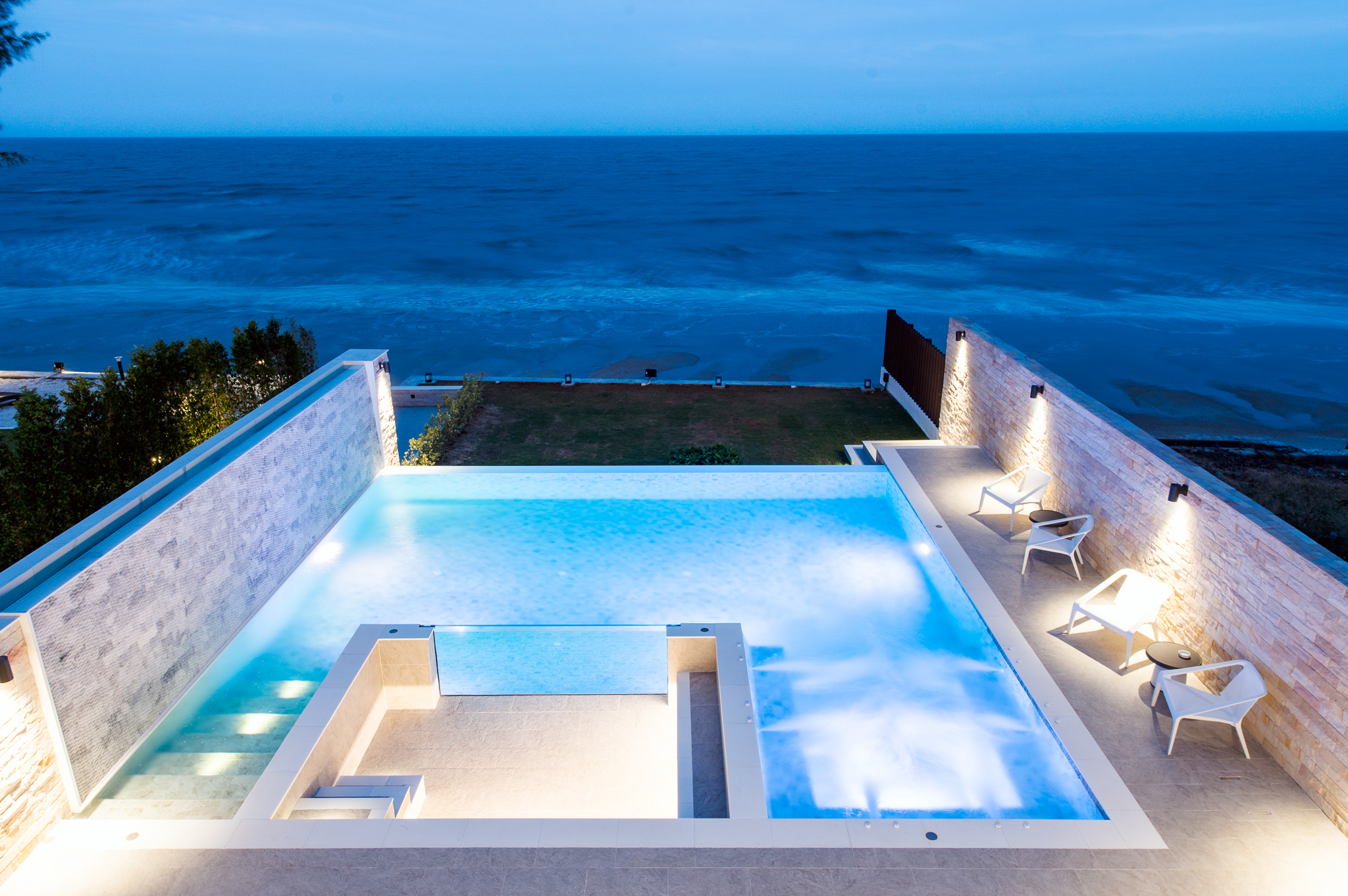 HR15066 บ้านพักติดทะเลหัวหิน The Casa Rocca Beach Villa HuaHin