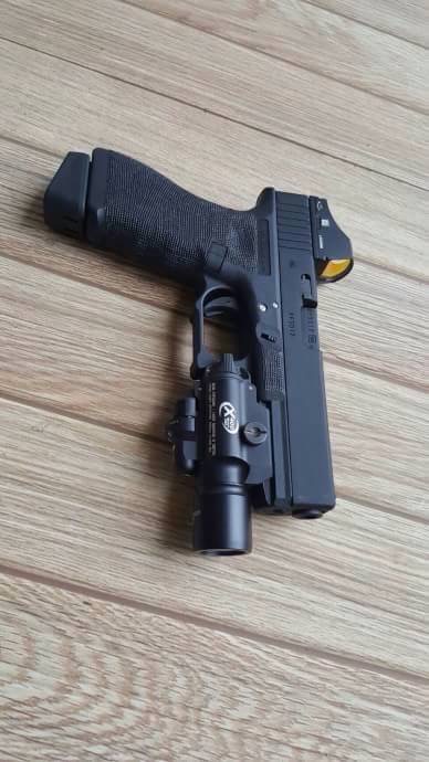 New.ปืนสั้น Glock17 T Storm airsoft arsenal G17 GBB Special Ver สีดำ. มาร์กิ้งสมบูรณ์แบบ ราคาพิเศษ New.Red Dot DOCTER Sight C + ขาจับ Glock (ปรับแสง Aoto) สีดำ สีทราย สีเทา สีส้ม ราคาพิเศษ