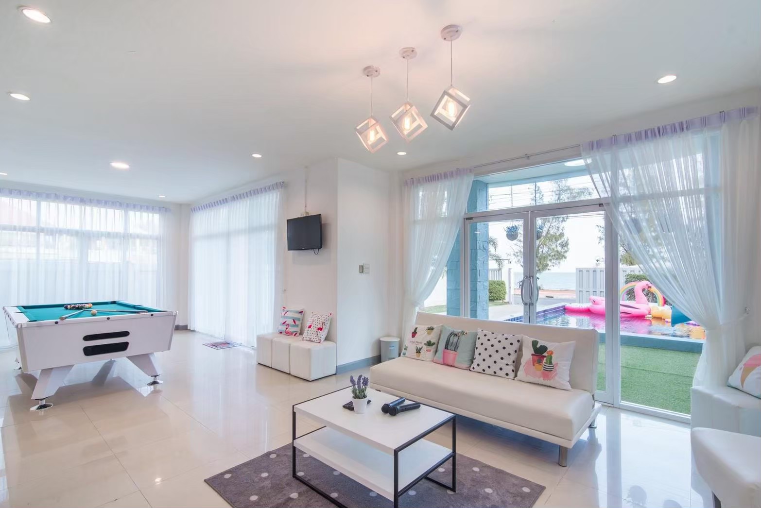 HR15046 บ้านพักติดทะเล The Sandy Beach Villa