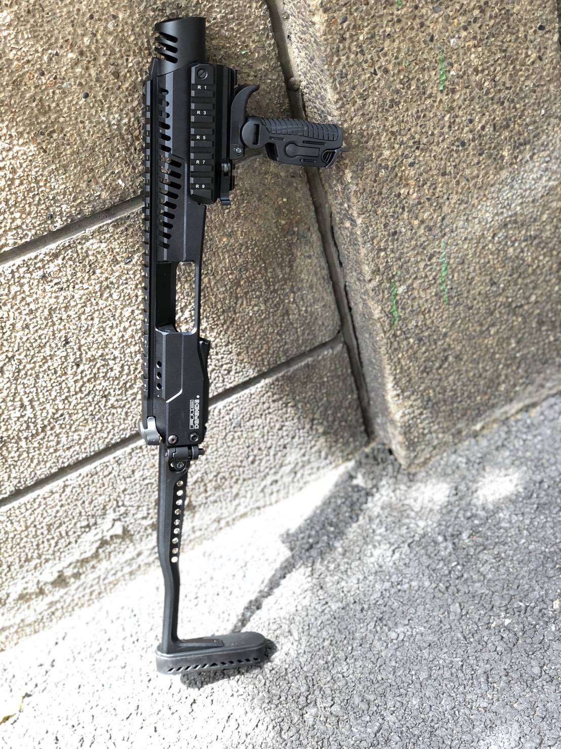 New.ชุดแต่ง KPOS GLOCK 17, 18, 19, 22, 23, 25, 31, 32, 37, 38 gen 3 and gen 4 pistols - ใช้งาน กับ ปืนจริง - วัสดุอะลูมีเนียม CNC แข็งแรง - พานท้ายก้านเหล็ก พับเก็บได้ - คันรั้งสไตล์ M4 / M16 / AR - มาพร้อม กริ๊ปมือ FGGK พับและปิดโกร่งไกปืนได้ ราคาพิเศษ 6