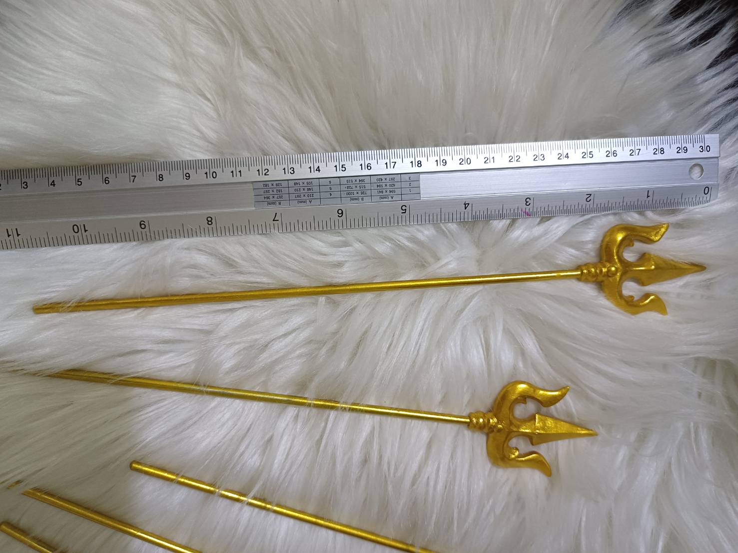 ตรีศูน ศาสตราวุธ พระแม่ ขนาด 28 ซม. เรซิ่นทาสีทอง