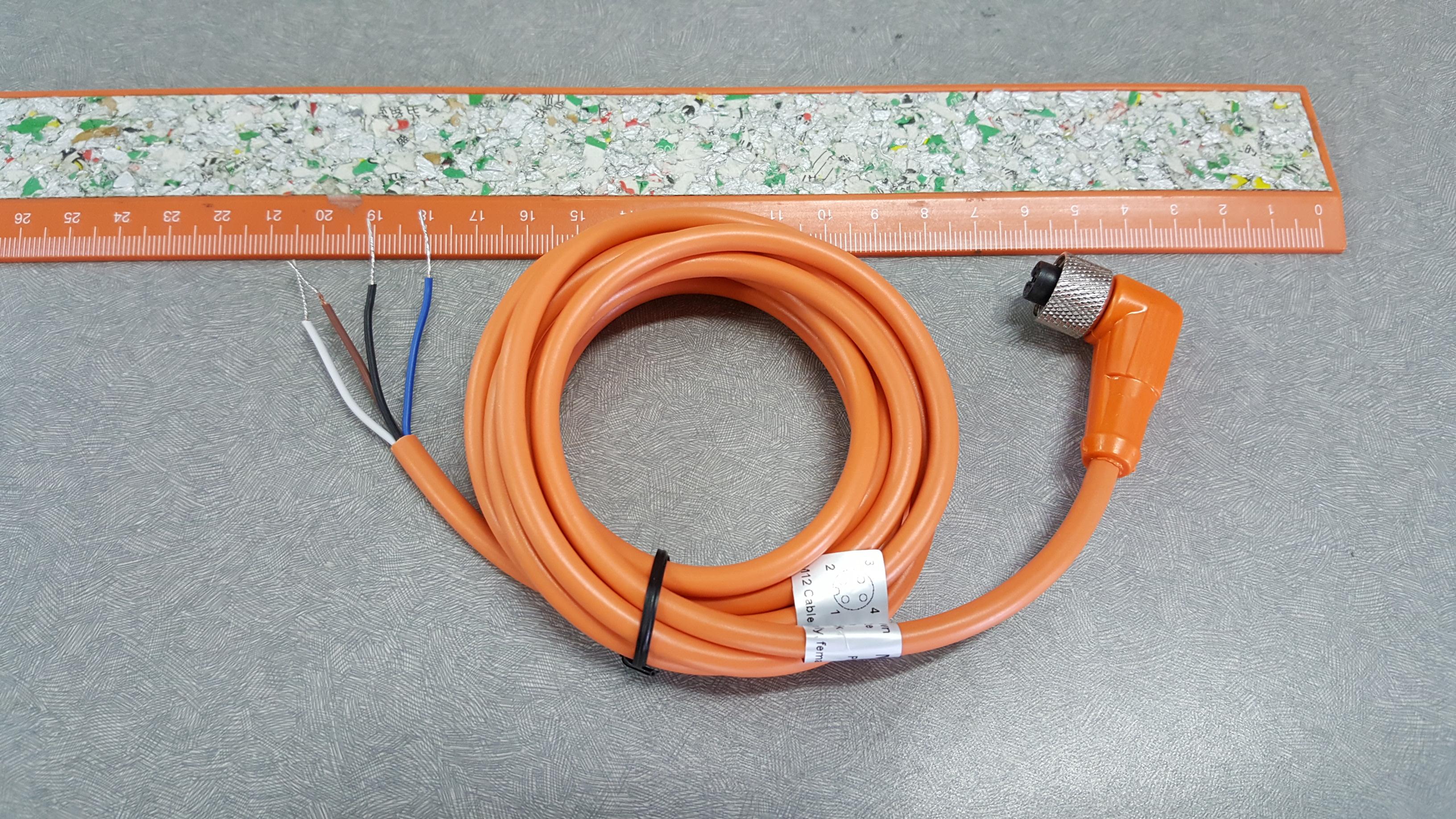 สายพร้อม CONNECTOR แบบงอ90 เกลียว M12 แบบ 4 ขา ยาว 2m.