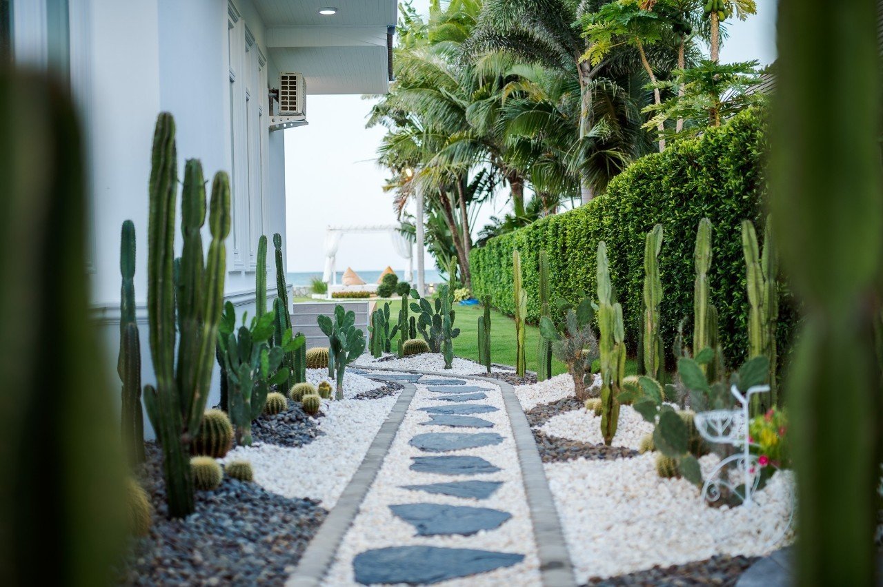 HR15030 บ้านพักติดทะเล The Vacation Beach Pool Villa Cha Am