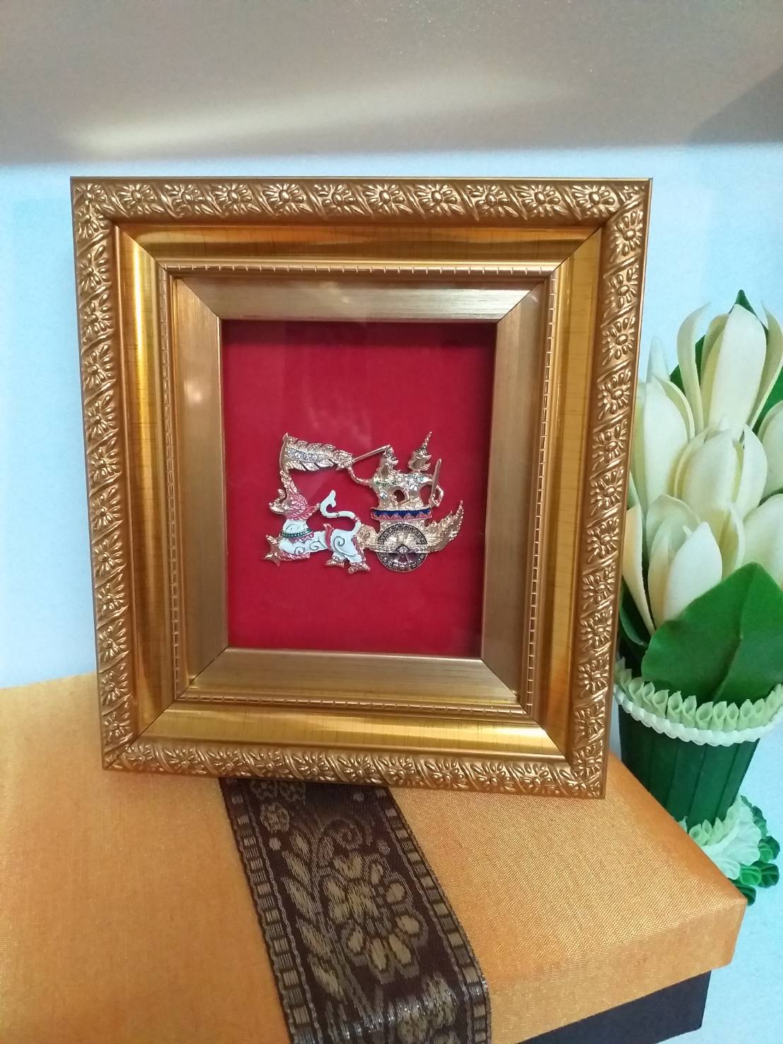 กรอบรูปโขนรามเกียรติ์ และเอกลักษณ์ไทยๆ พร้อมกล่องผ้าไหม