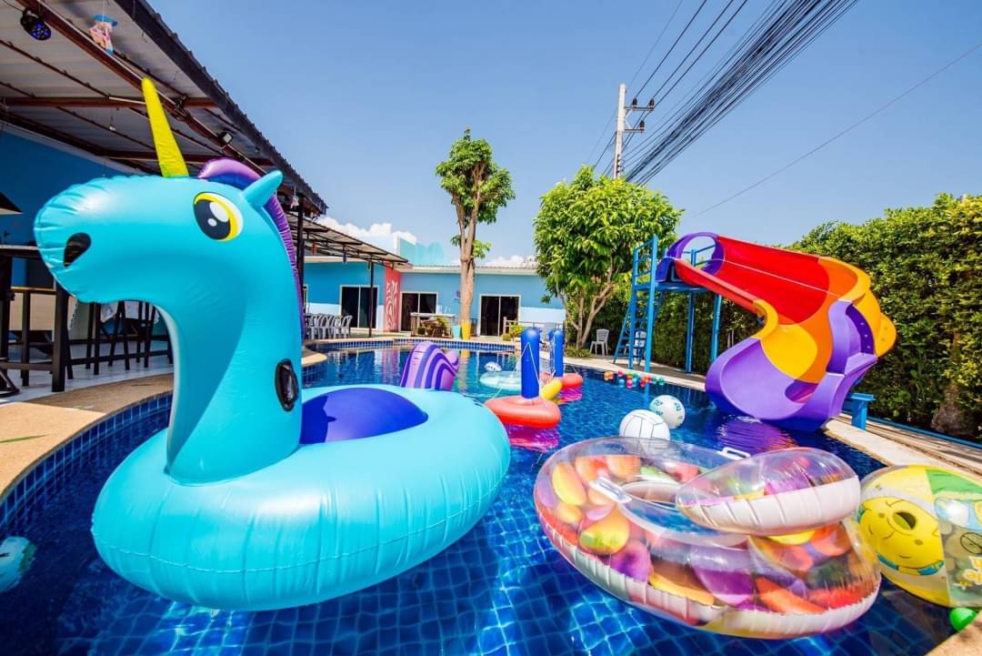 HR 4012 บ้านซันนี่ ปาร์ตี้คาราโอเกะ ไฟเธค