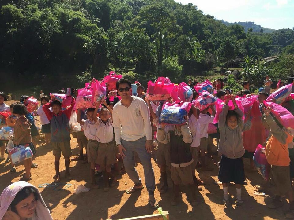 ผ้าห่มนาโน ผ้านุ่มมาก ขายส่งยกกระสอบ 100 ผืน (ต้องแพคผ้าห่่มใส่ถุงพลาสติกเองมีในกระสอบ) คละลายกาตูนน่ารักสดใส ส่งฟรี ขนส่งเอกชนทั่วประเทศ