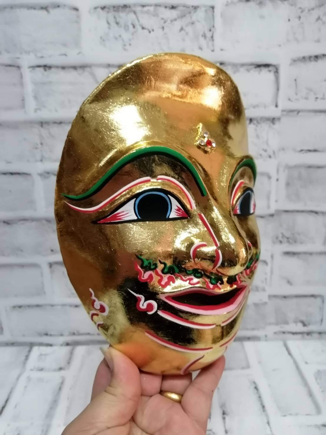 หน้ากาก พระลักษณ์