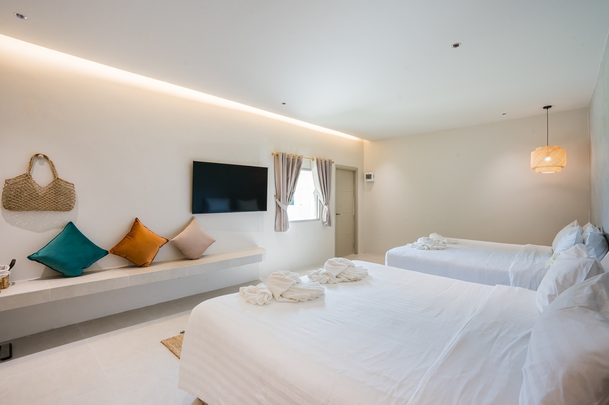 HR15083 บ้านพักติดทะเลหัวหิน The Rest Beachfront Hua Hin Pool Villa