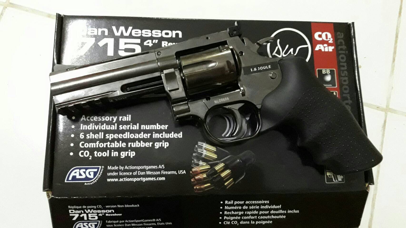 New.ASG Dan Wesson 715 2.5" / 4" Co2. สีดำ / สีเงิน ราคาพิเศษ