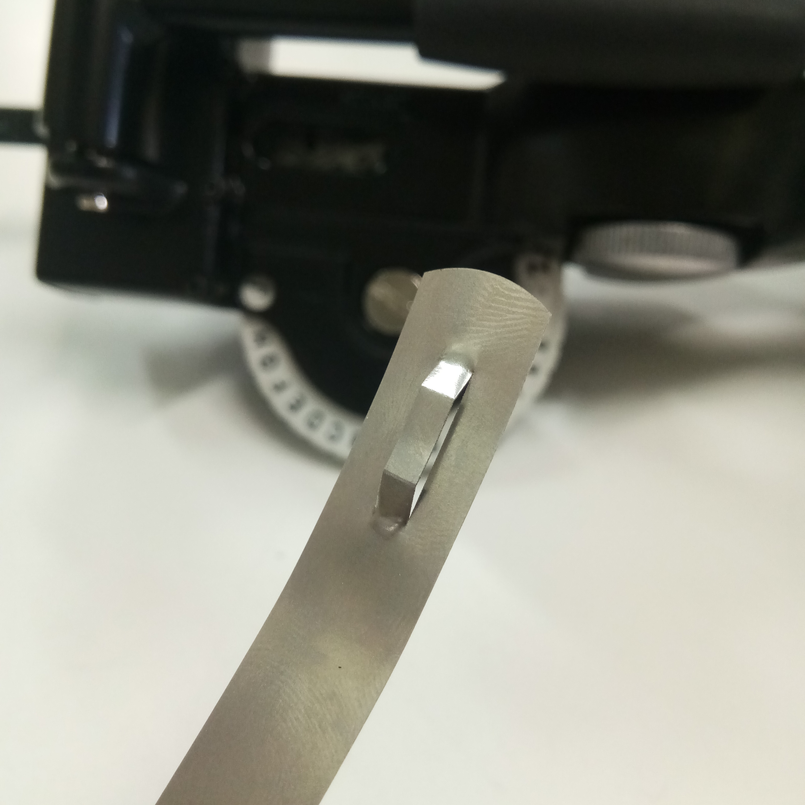 DYMO จานอักษร แบบ Reverse สำหรับเครื่องพิมพ์ ป้ายแสตนเลส Stainless TAG EMBOSSER