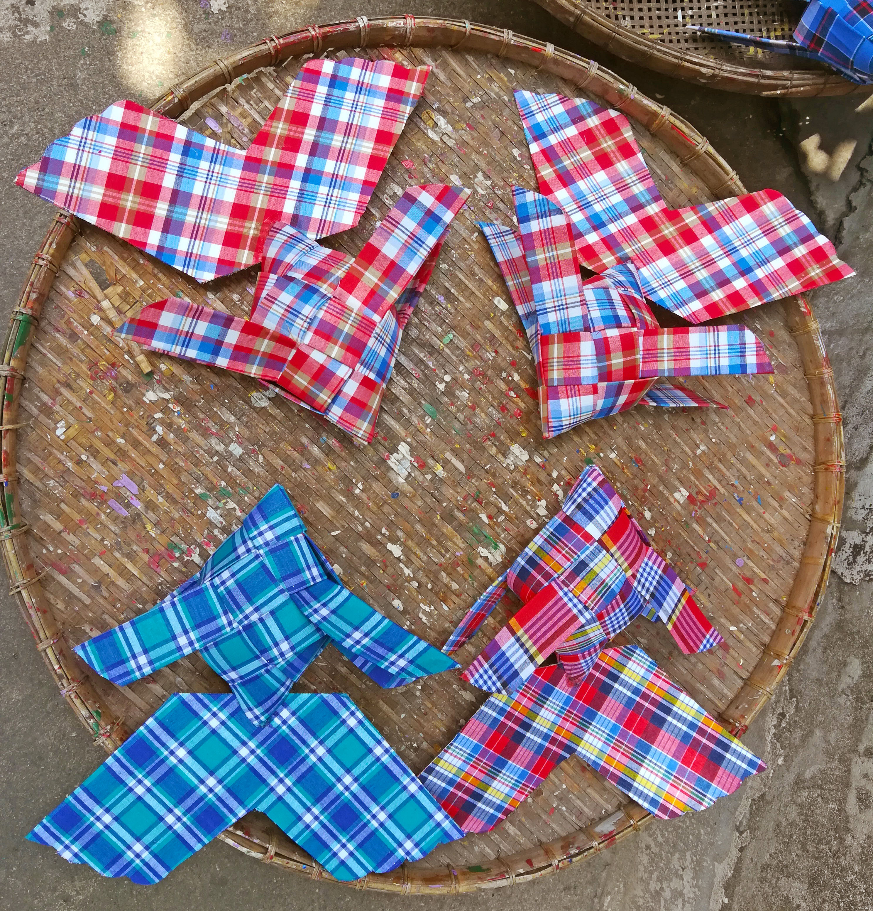 ปลาตะเพียนสานจากผ้าขาวม้า30ซม.