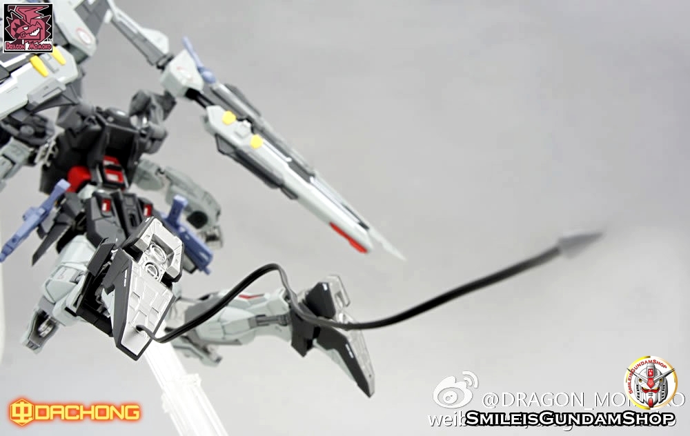 [PO]MG 1/100 STRIKE NOIR GUNDAM [โมจีนMomoko]กล่องน้ำตาล
