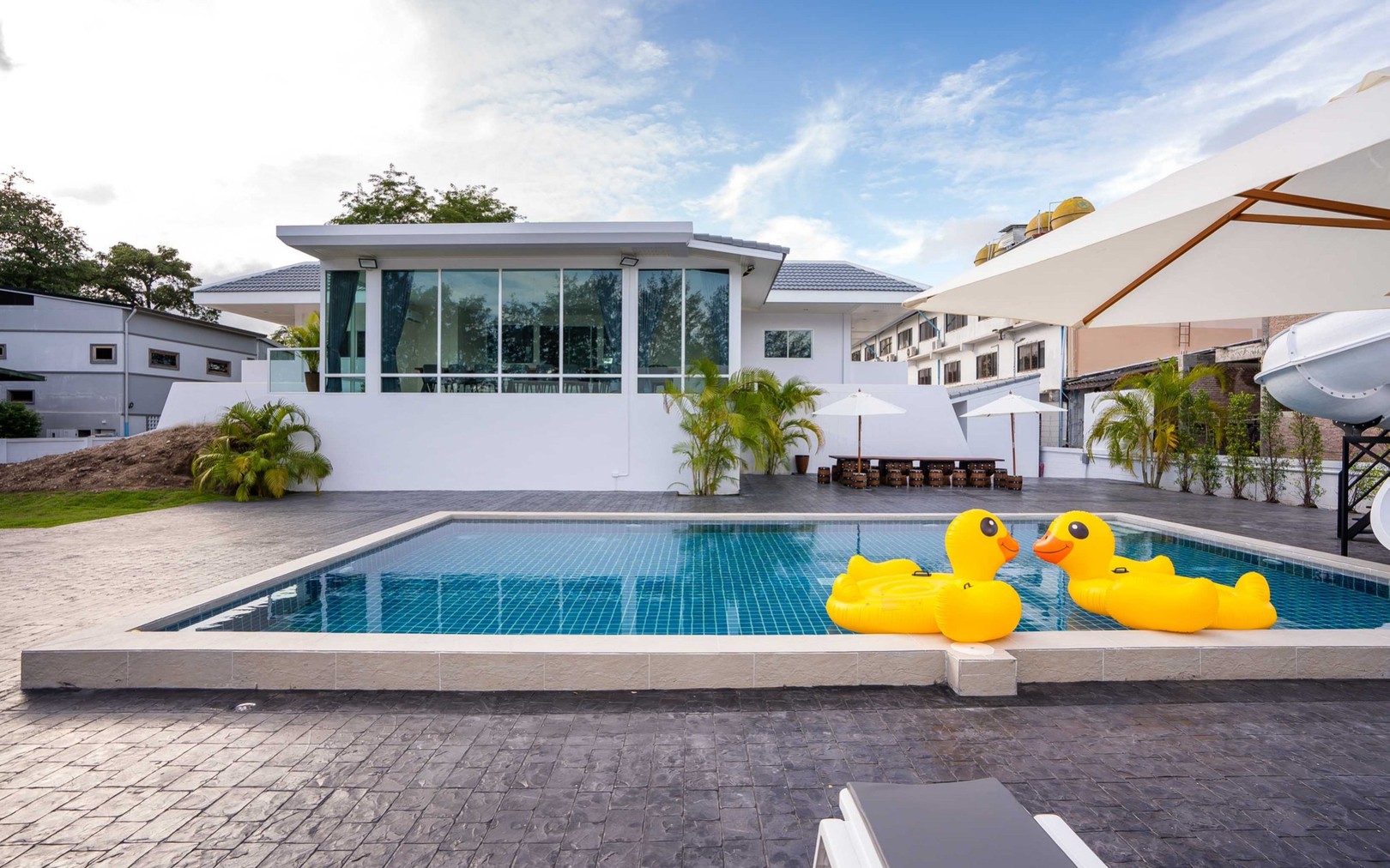 HR15067 บ้านพักใกล้ทะเลชะอำ The Great Beach Pool Villa Cha Am