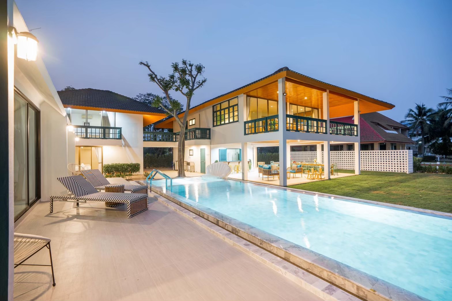 HR15050 บ้านพักติดทะเล The Century Beach Villa Cha Am