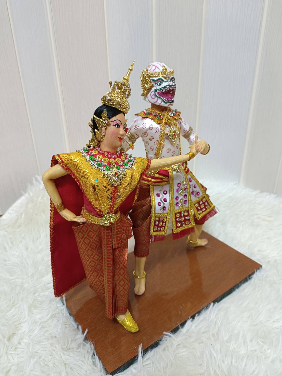 ตุ๊กตาโขน หนุมานจับนางเบญจกาย