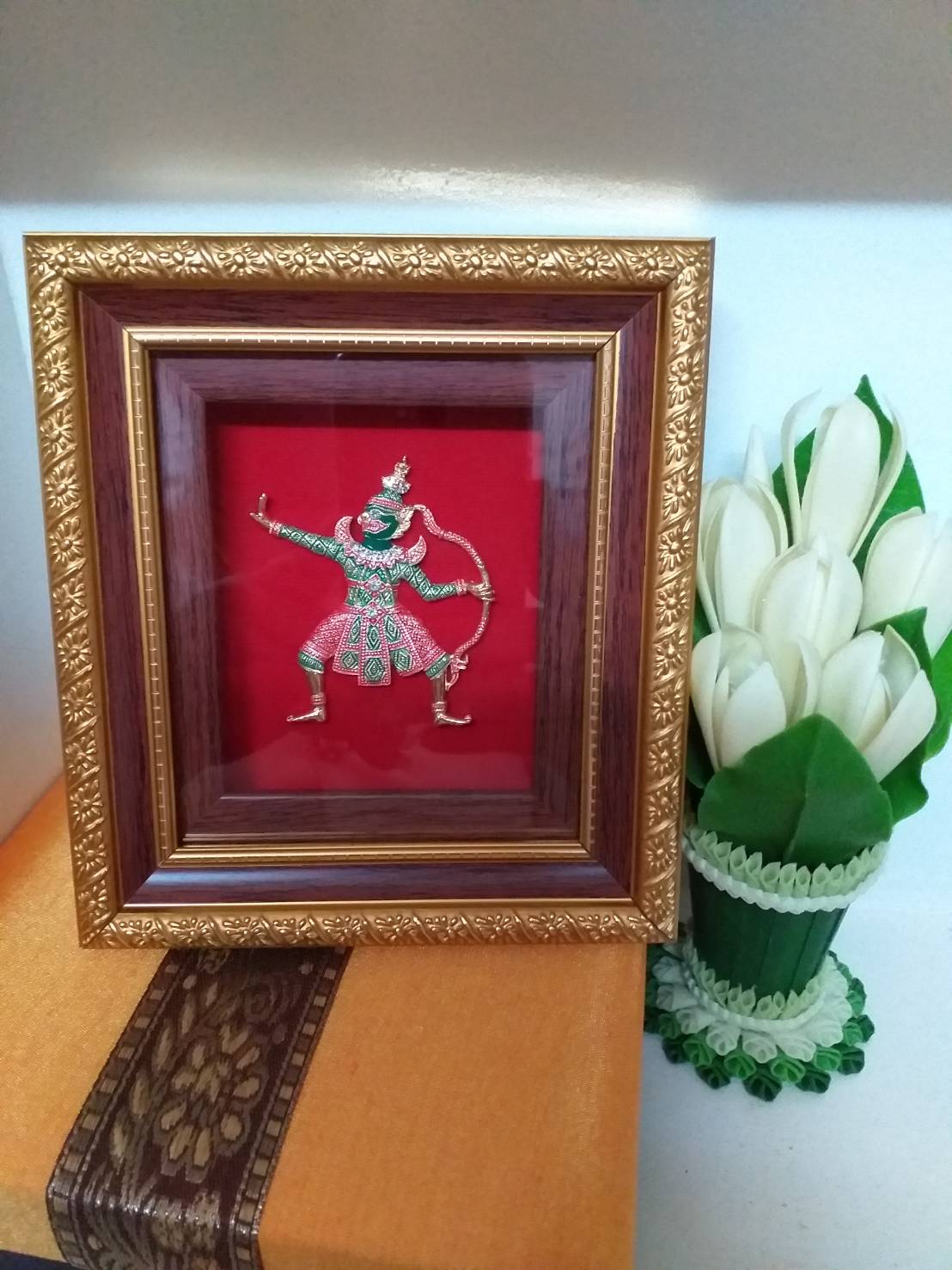 กรอบรูปโขนรามเกียรติ์ และเอกลักษณ์ไทยๆ พร้อมกล่องผ้าไหม